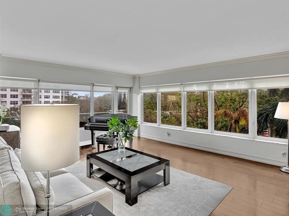 For Sale: $1,119,000 (2 beds, 2 baths, 1284 Square Feet)