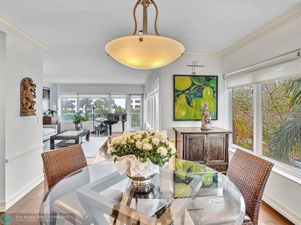 For Sale: $1,119,000 (2 beds, 2 baths, 1284 Square Feet)