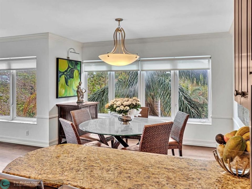 For Sale: $1,119,000 (2 beds, 2 baths, 1284 Square Feet)