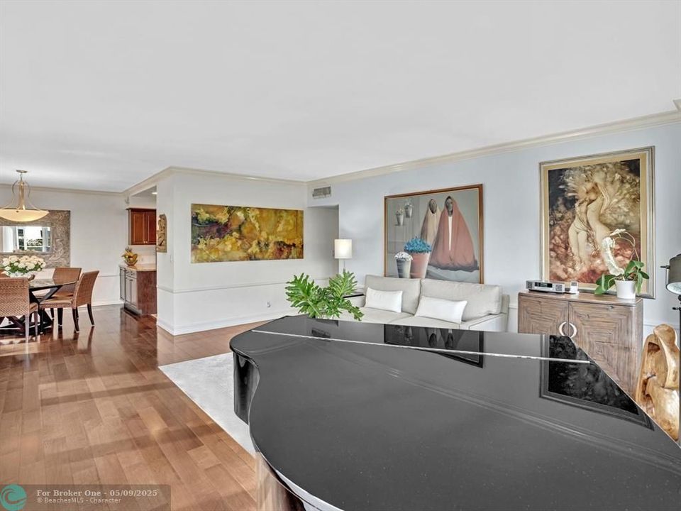 For Sale: $1,119,000 (2 beds, 2 baths, 1284 Square Feet)
