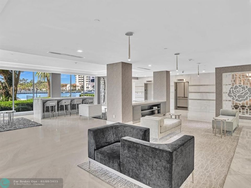 For Sale: $1,119,000 (2 beds, 2 baths, 1284 Square Feet)