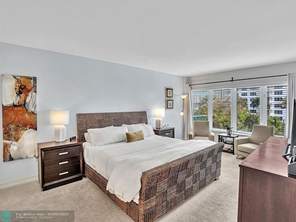 For Sale: $1,119,000 (2 beds, 2 baths, 1284 Square Feet)