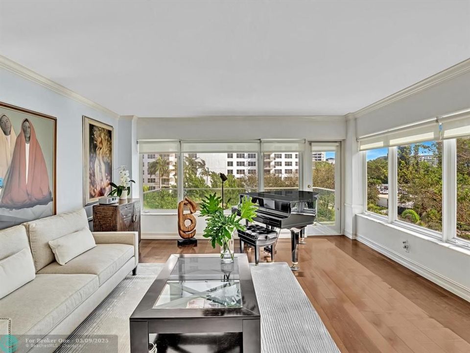 For Sale: $1,119,000 (2 beds, 2 baths, 1284 Square Feet)