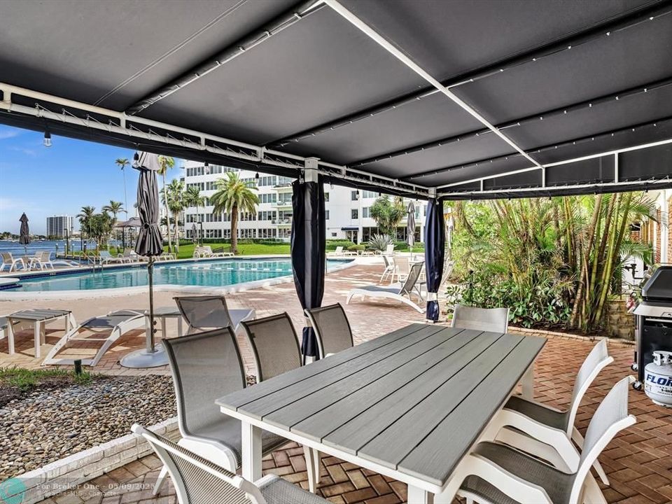 For Sale: $1,119,000 (2 beds, 2 baths, 1284 Square Feet)