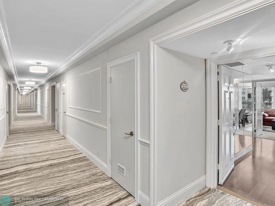 For Sale: $1,119,000 (2 beds, 2 baths, 1284 Square Feet)