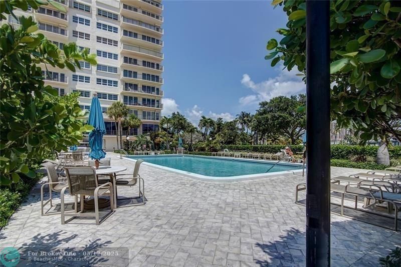 For Sale: $455,000 (3 beds, 2 baths, 1706 Square Feet)