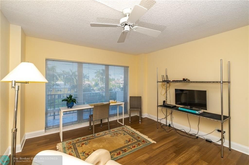 For Sale: $455,000 (3 beds, 2 baths, 1706 Square Feet)