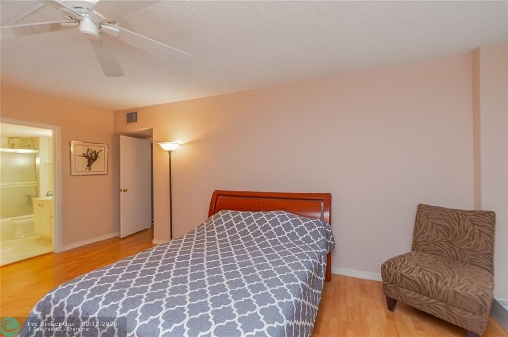 For Sale: $455,000 (3 beds, 2 baths, 1706 Square Feet)