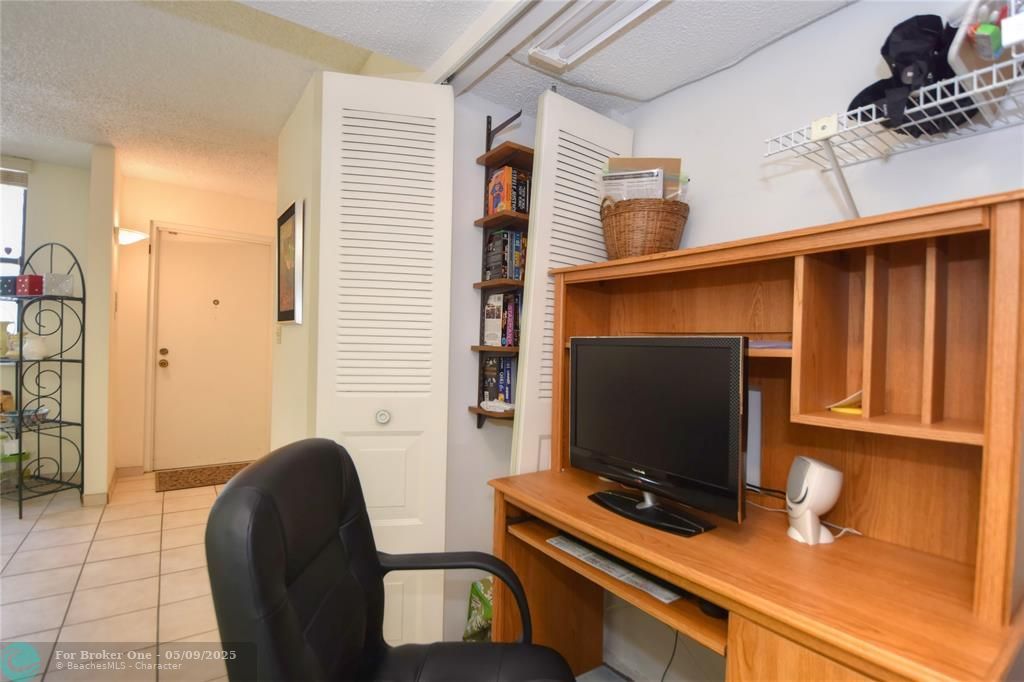 For Sale: $350,000 (3 beds, 2 baths, 1396 Square Feet)