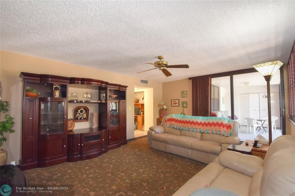 For Sale: $350,000 (3 beds, 2 baths, 1396 Square Feet)