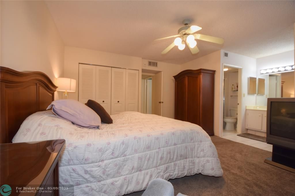 For Sale: $350,000 (3 beds, 2 baths, 1396 Square Feet)