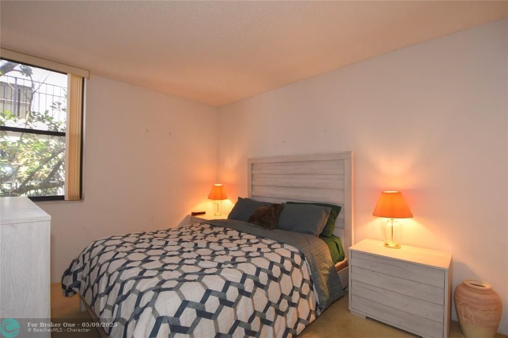 For Sale: $350,000 (3 beds, 2 baths, 1396 Square Feet)