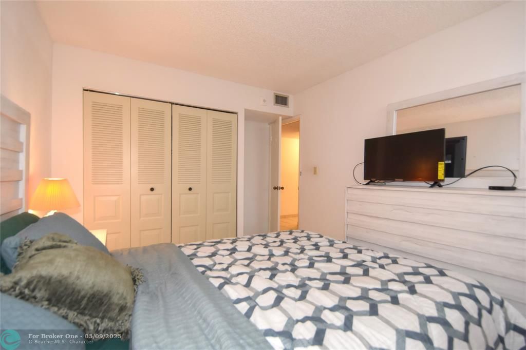 For Sale: $350,000 (3 beds, 2 baths, 1396 Square Feet)