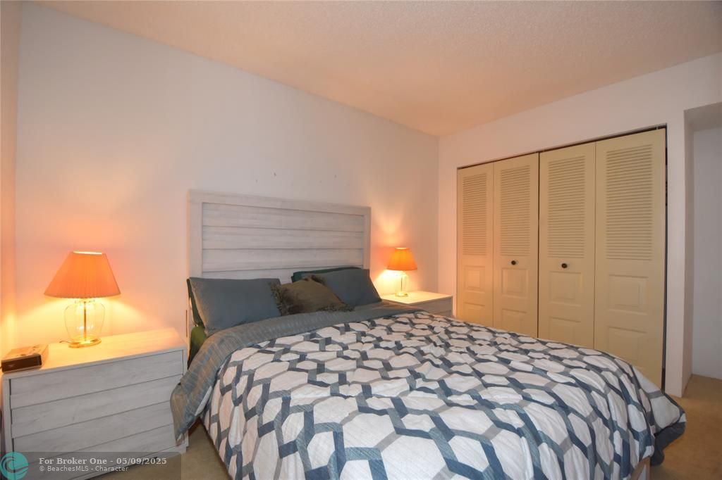 For Sale: $350,000 (3 beds, 2 baths, 1396 Square Feet)