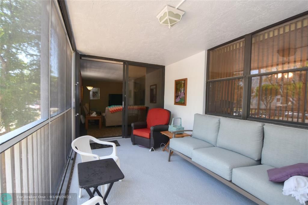 For Sale: $350,000 (3 beds, 2 baths, 1396 Square Feet)