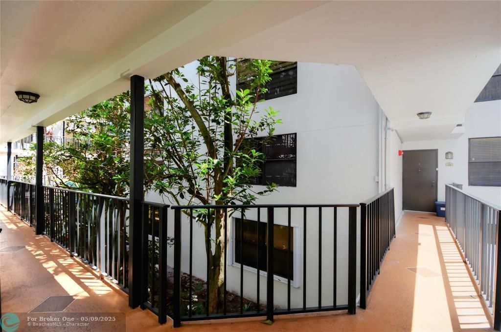 For Sale: $350,000 (3 beds, 2 baths, 1396 Square Feet)