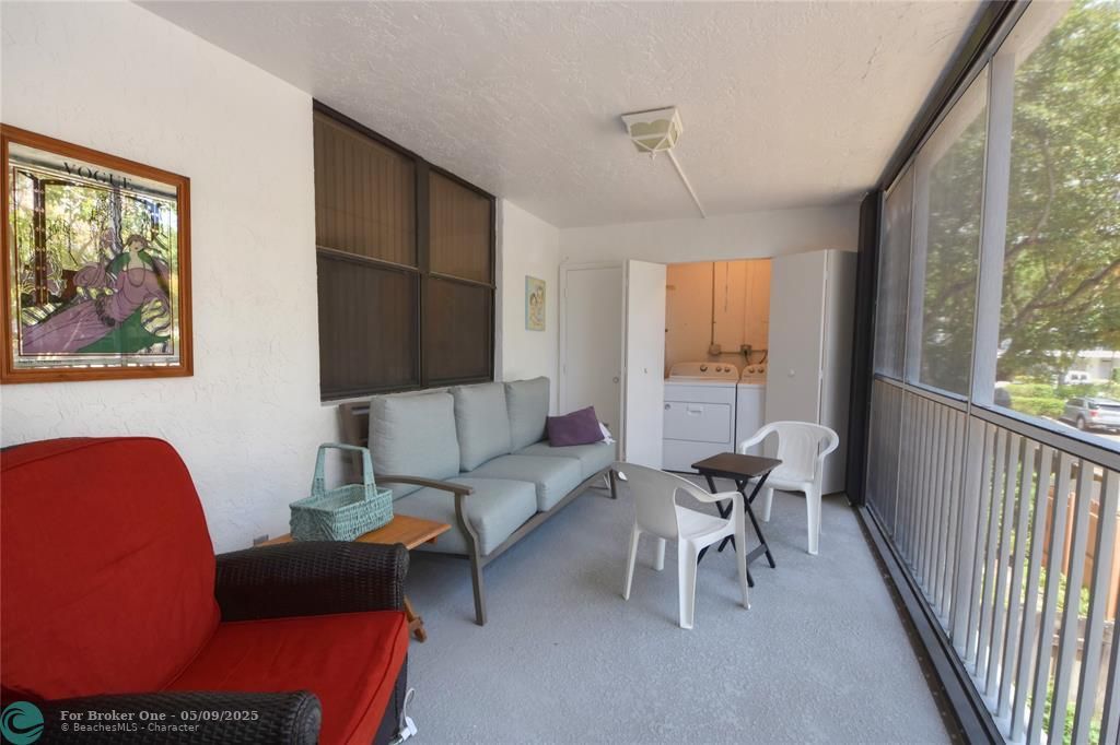 For Sale: $350,000 (3 beds, 2 baths, 1396 Square Feet)