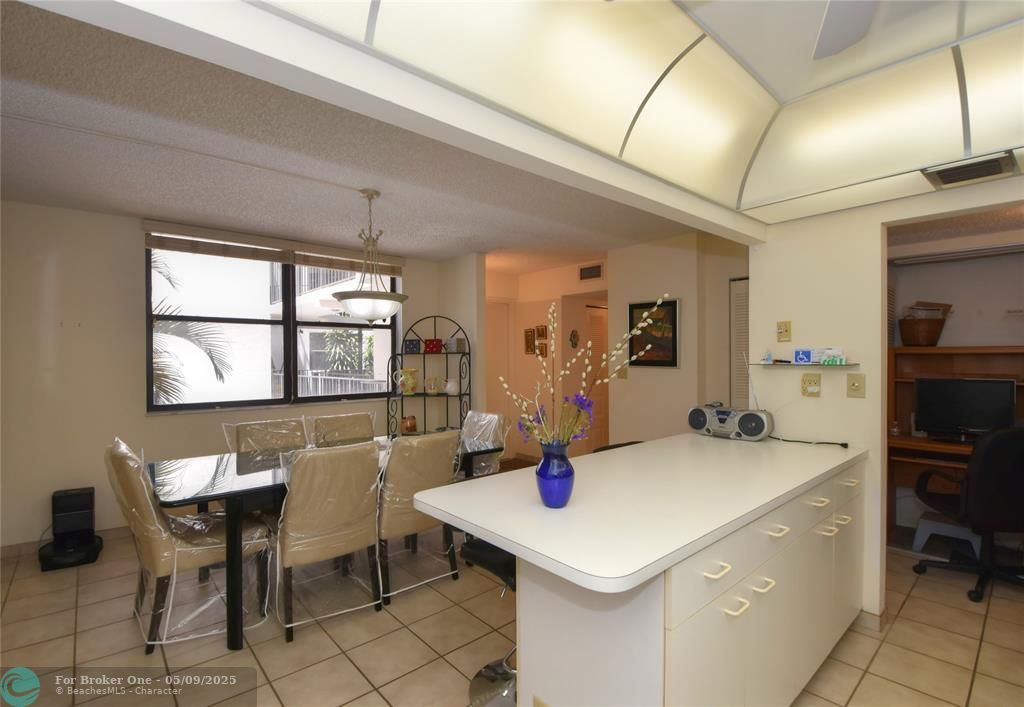 For Sale: $350,000 (3 beds, 2 baths, 1396 Square Feet)