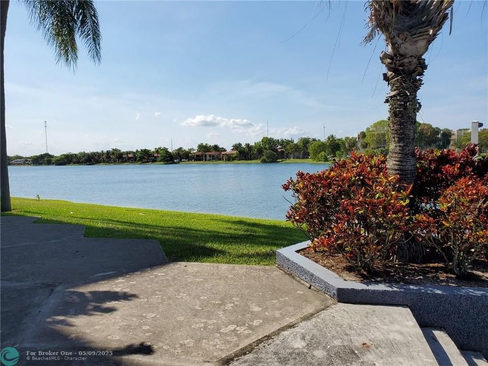 For Sale: $350,000 (3 beds, 2 baths, 1954 Square Feet)