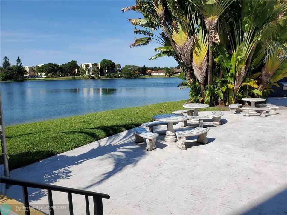 For Sale: $350,000 (3 beds, 2 baths, 1954 Square Feet)