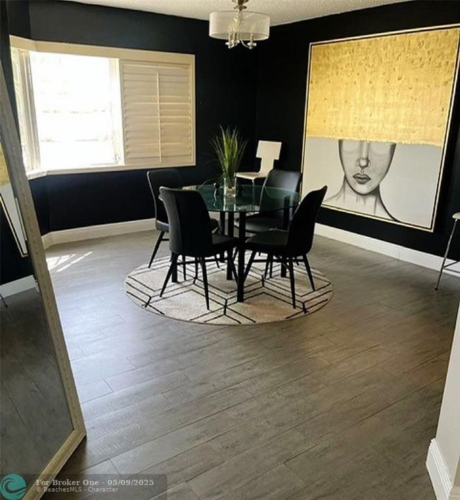 For Sale: $350,000 (3 beds, 2 baths, 1954 Square Feet)