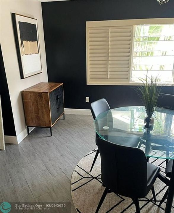 For Sale: $350,000 (3 beds, 2 baths, 1954 Square Feet)