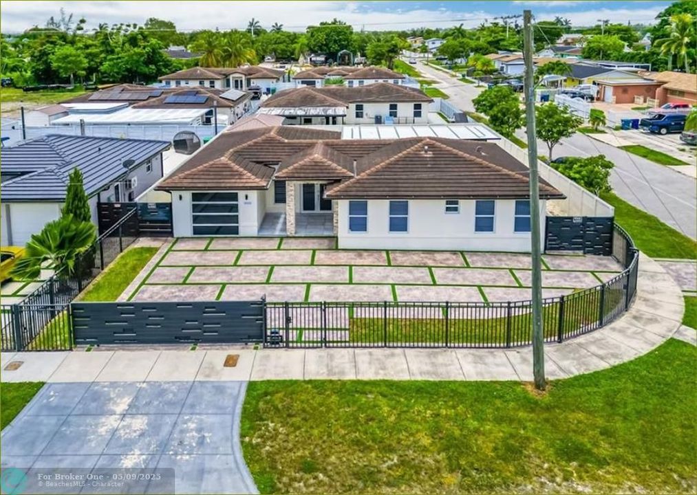 For Sale: $845,000 (5 beds, 4 baths, 1763 Square Feet)