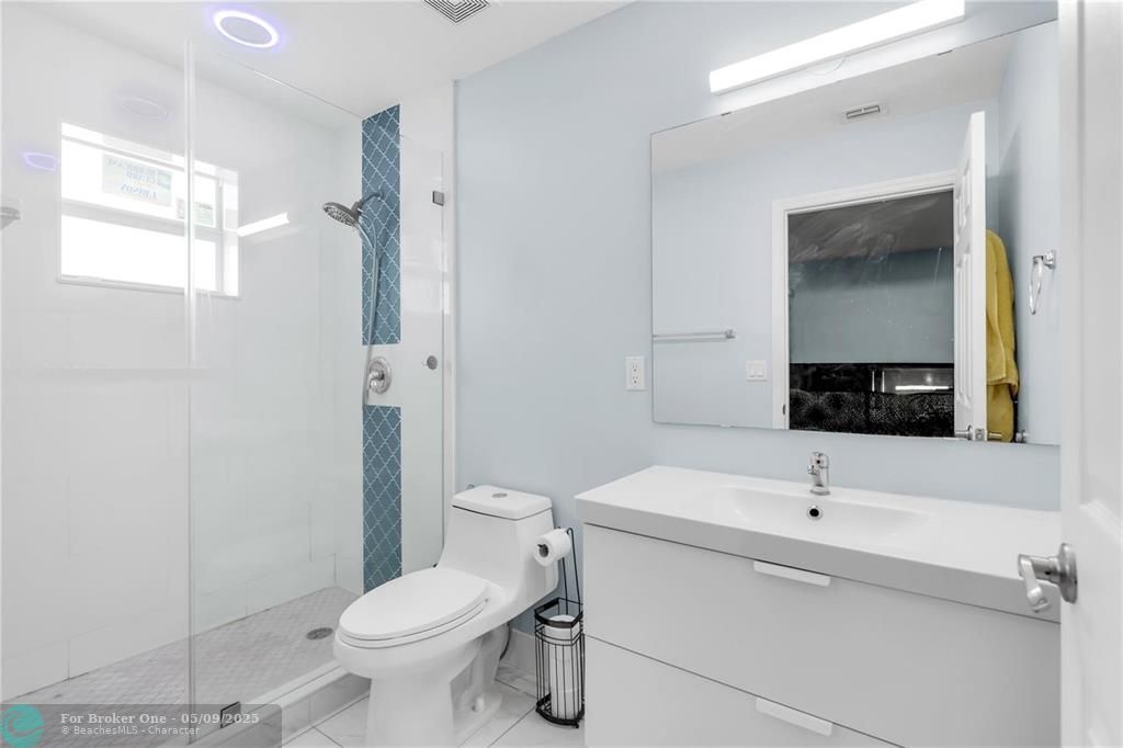 For Sale: $845,000 (5 beds, 4 baths, 1763 Square Feet)