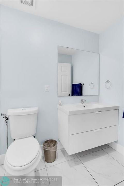 For Sale: $845,000 (5 beds, 4 baths, 1763 Square Feet)