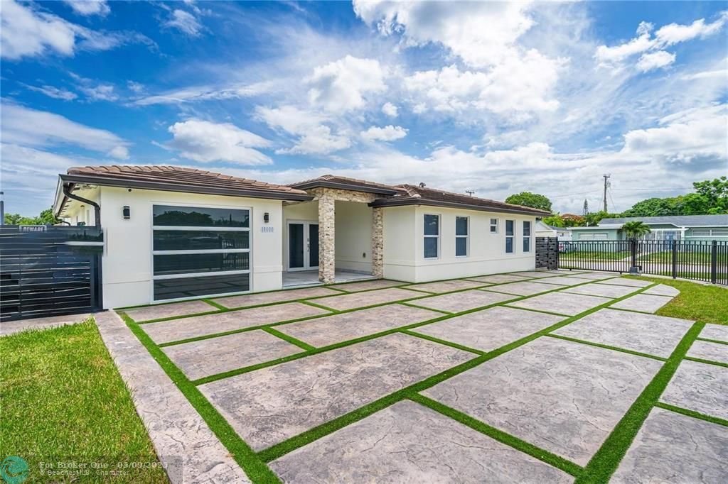 For Sale: $845,000 (5 beds, 4 baths, 1763 Square Feet)