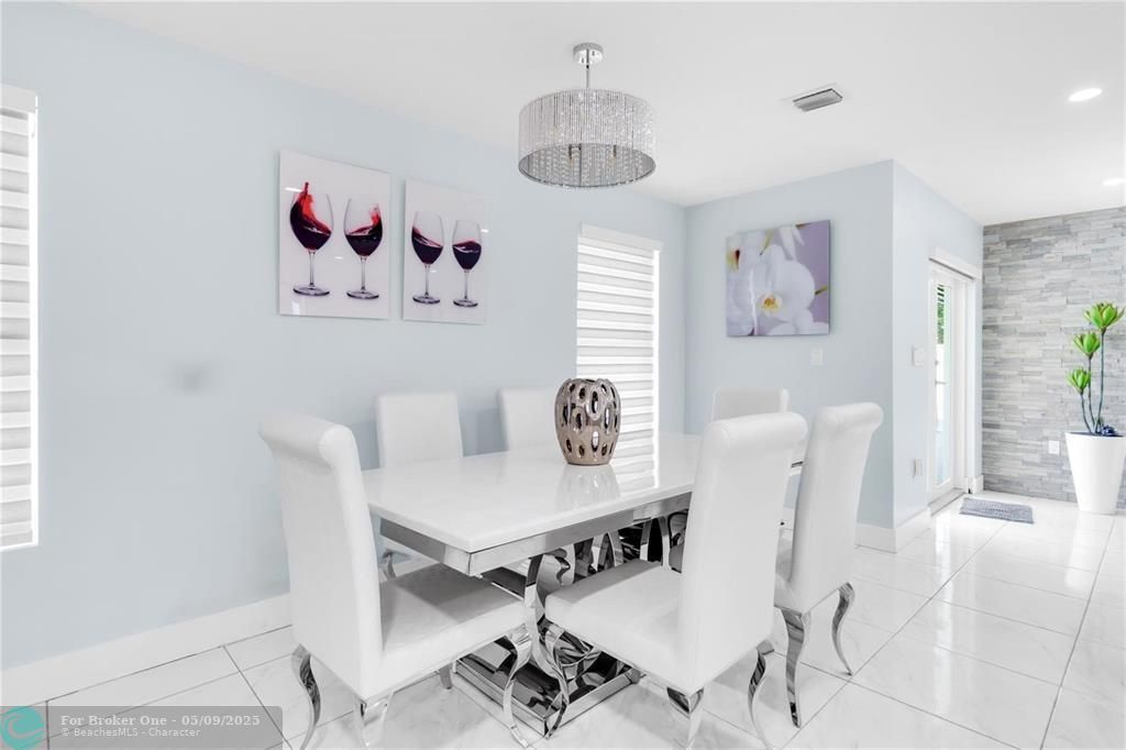 For Sale: $845,000 (5 beds, 4 baths, 1763 Square Feet)