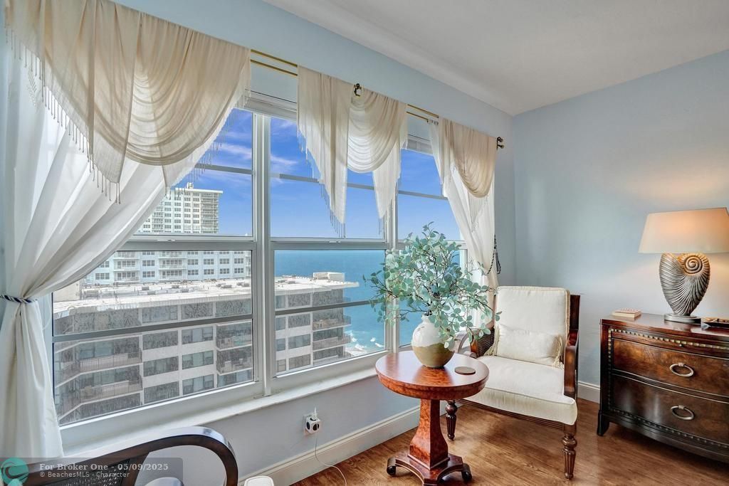 For Sale: $699,999 (2 beds, 2 baths, 1787 Square Feet)