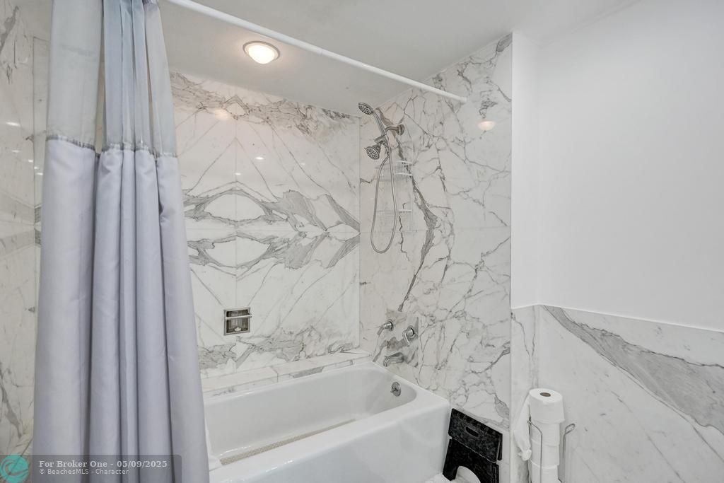 For Sale: $699,999 (2 beds, 2 baths, 1787 Square Feet)