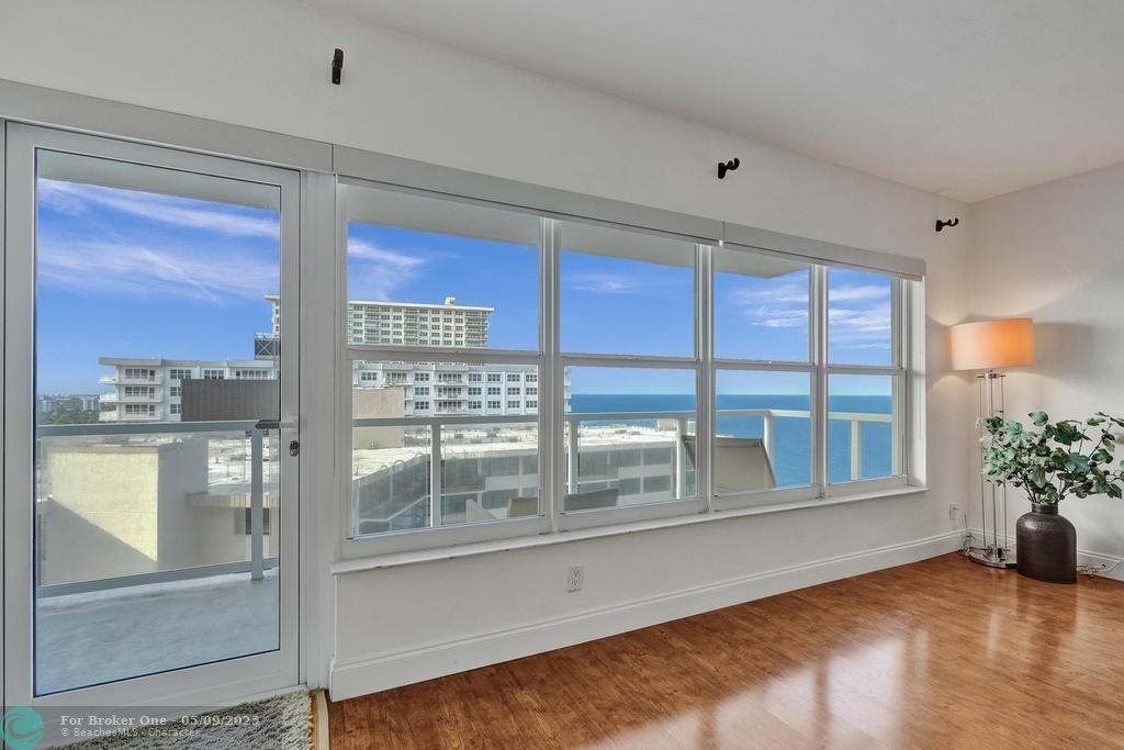 For Sale: $699,999 (2 beds, 2 baths, 1787 Square Feet)