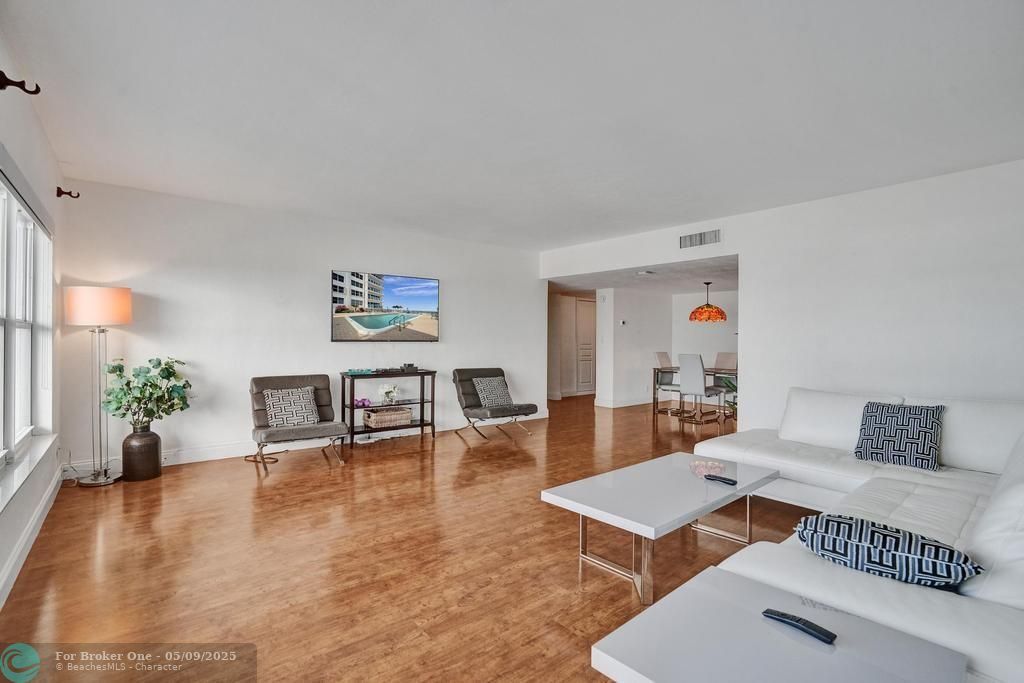 For Sale: $699,999 (2 beds, 2 baths, 1787 Square Feet)