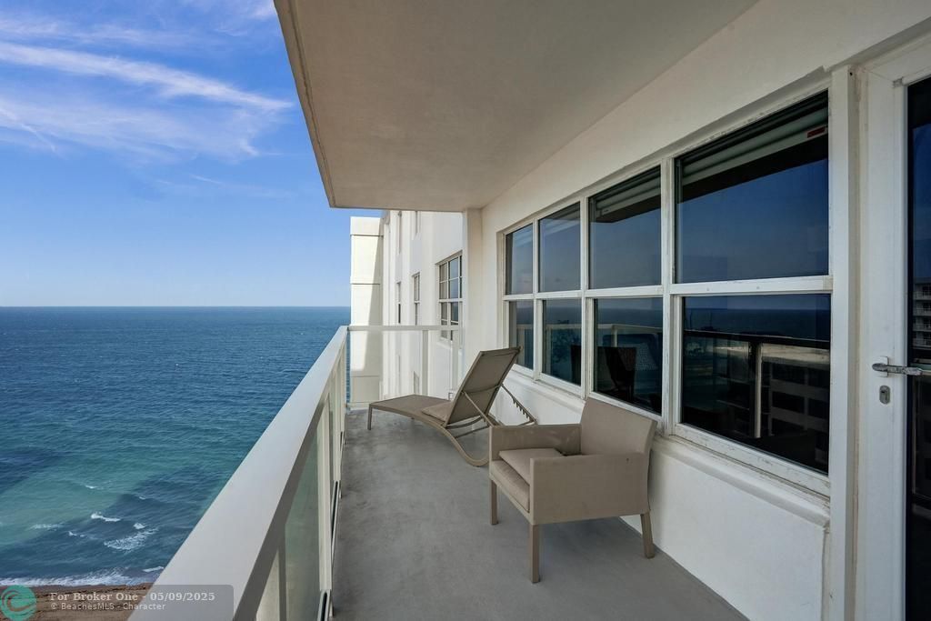 For Sale: $699,999 (2 beds, 2 baths, 1787 Square Feet)