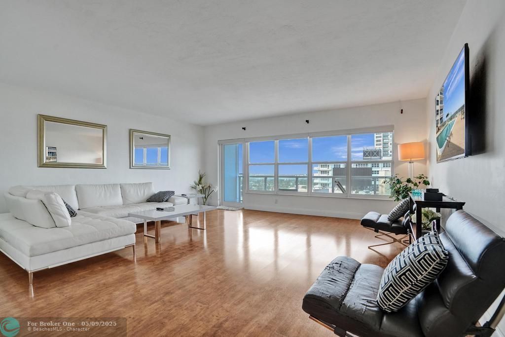 For Sale: $699,999 (2 beds, 2 baths, 1787 Square Feet)