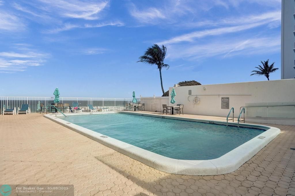 For Sale: $699,999 (2 beds, 2 baths, 1787 Square Feet)