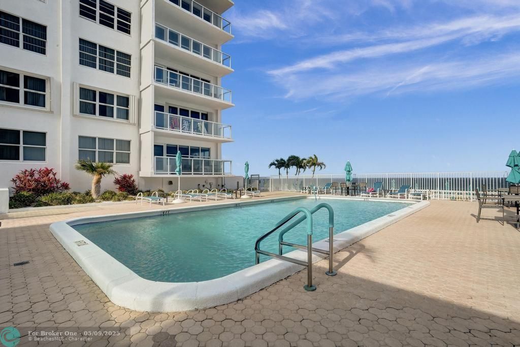 For Sale: $699,999 (2 beds, 2 baths, 1787 Square Feet)