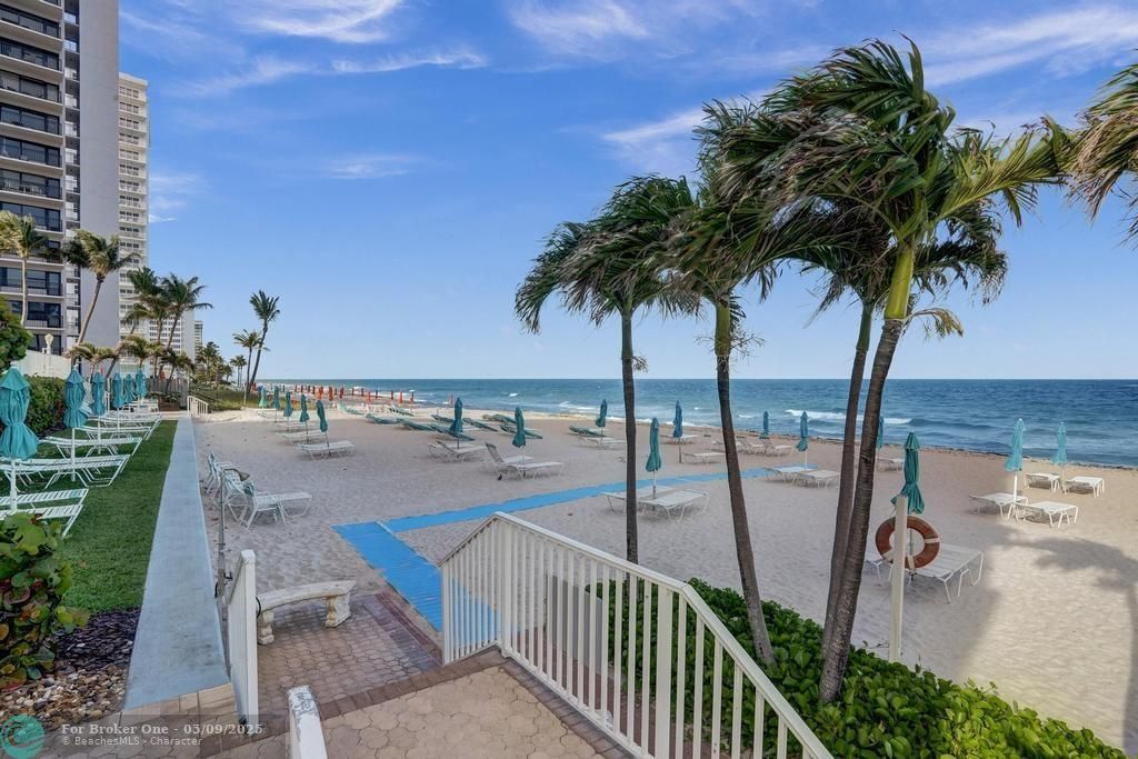 For Sale: $699,999 (2 beds, 2 baths, 1787 Square Feet)