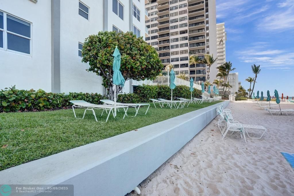 For Sale: $699,999 (2 beds, 2 baths, 1787 Square Feet)