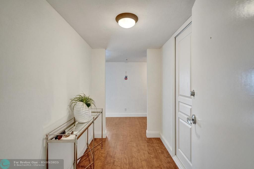 For Sale: $699,999 (2 beds, 2 baths, 1787 Square Feet)