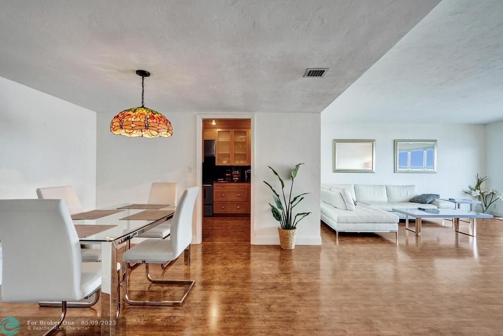 For Sale: $699,999 (2 beds, 2 baths, 1787 Square Feet)