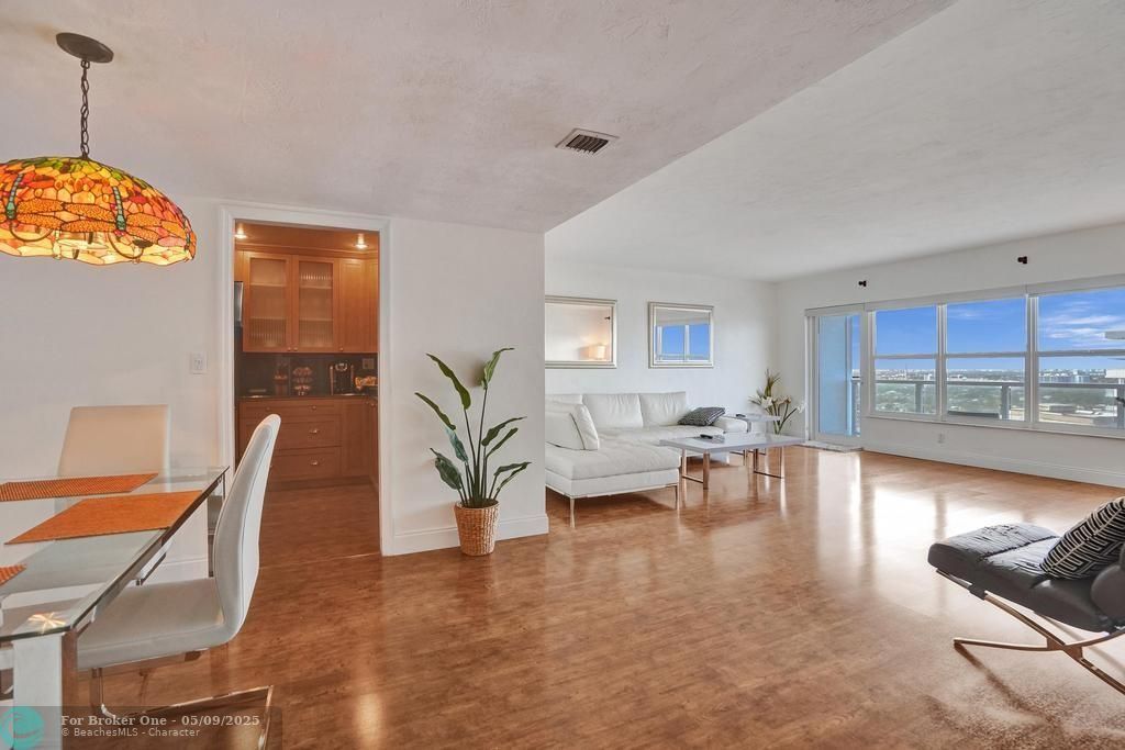 For Sale: $699,999 (2 beds, 2 baths, 1787 Square Feet)