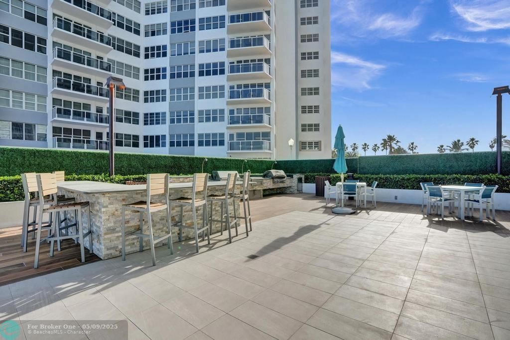 For Sale: $699,999 (2 beds, 2 baths, 1787 Square Feet)