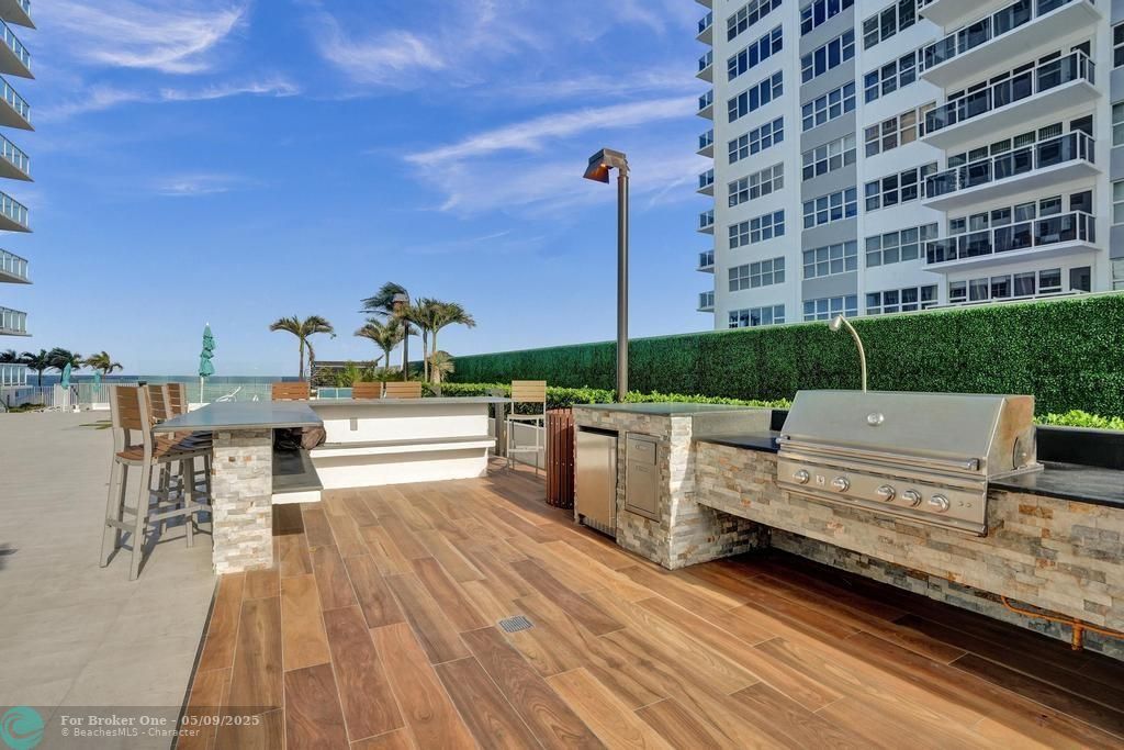 For Sale: $699,999 (2 beds, 2 baths, 1787 Square Feet)