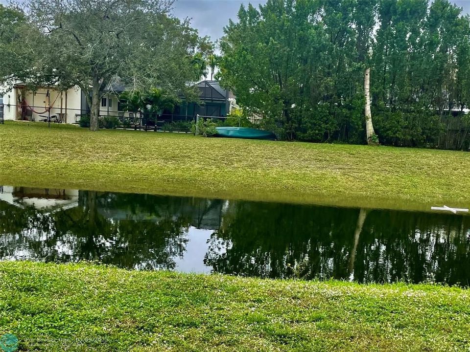 For Sale: $198,000 (2 beds, 1 baths, 752 Square Feet)