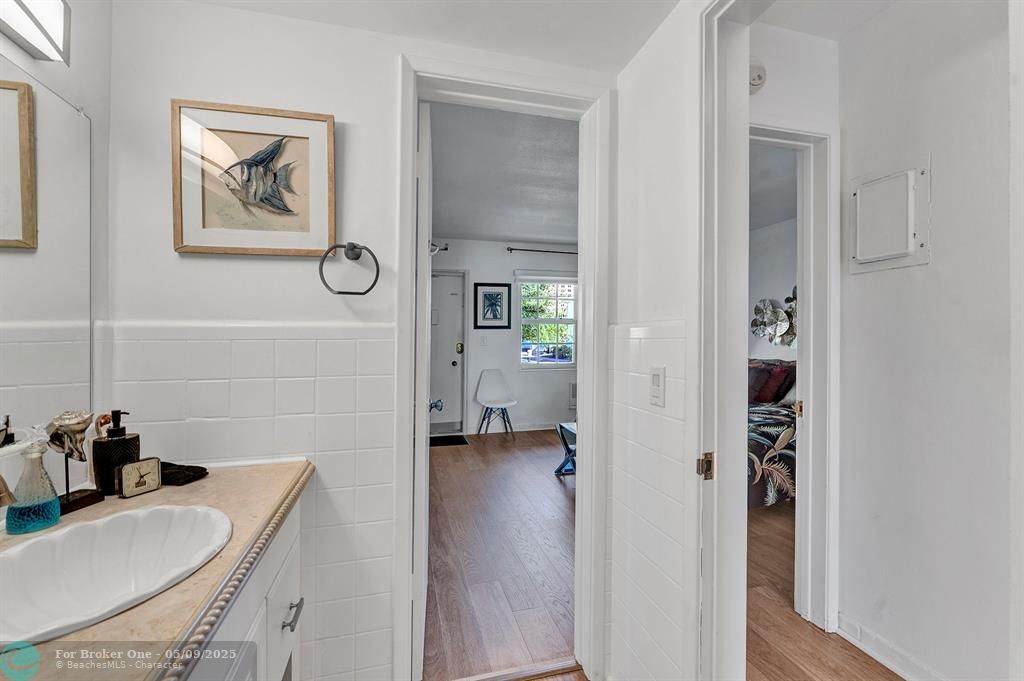 For Rent: $2,500 (1 beds, 1 baths, 585 Square Feet)