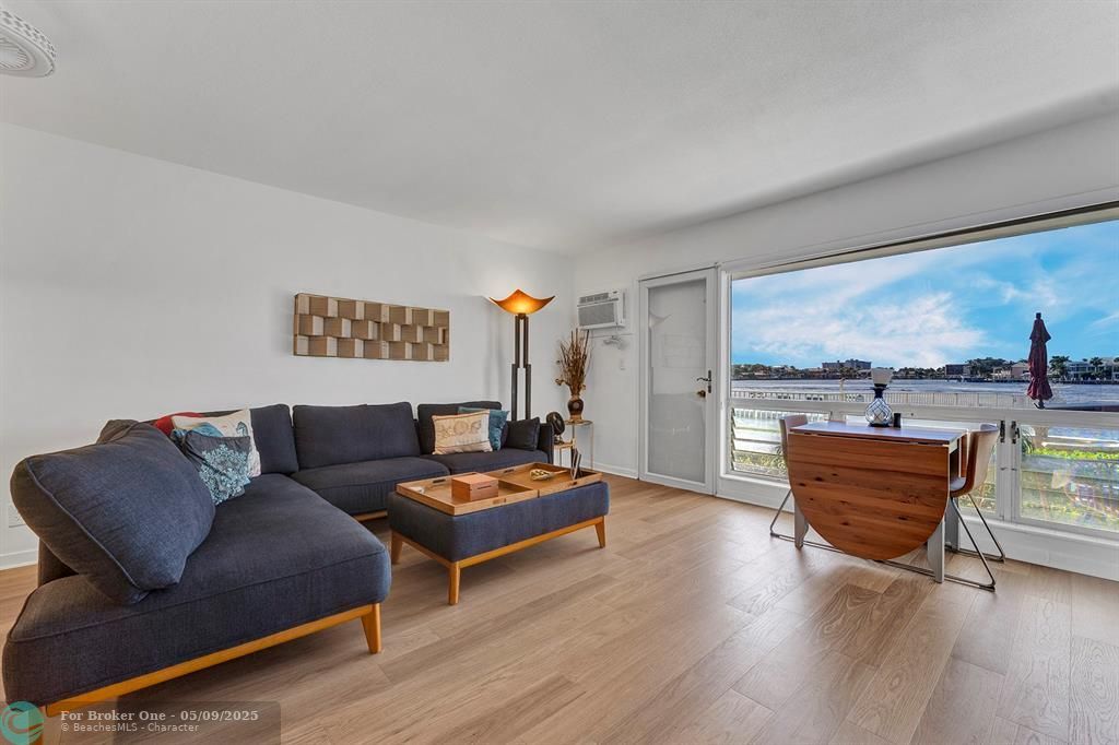 For Rent: $2,500 (1 beds, 1 baths, 585 Square Feet)