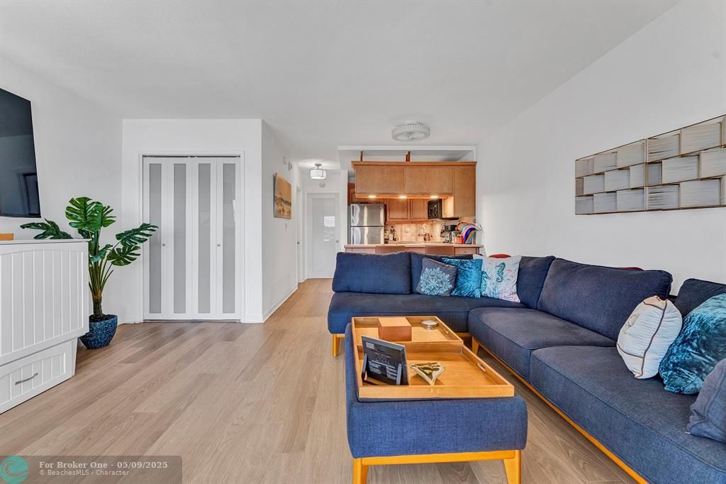 For Rent: $2,500 (1 beds, 1 baths, 585 Square Feet)